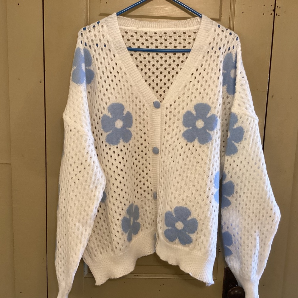 Summer Cardigan open weave oversized daisy pattern
